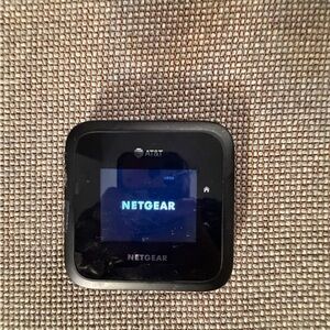Netgear Nightgawk M6 Pro - NO BACK COVER